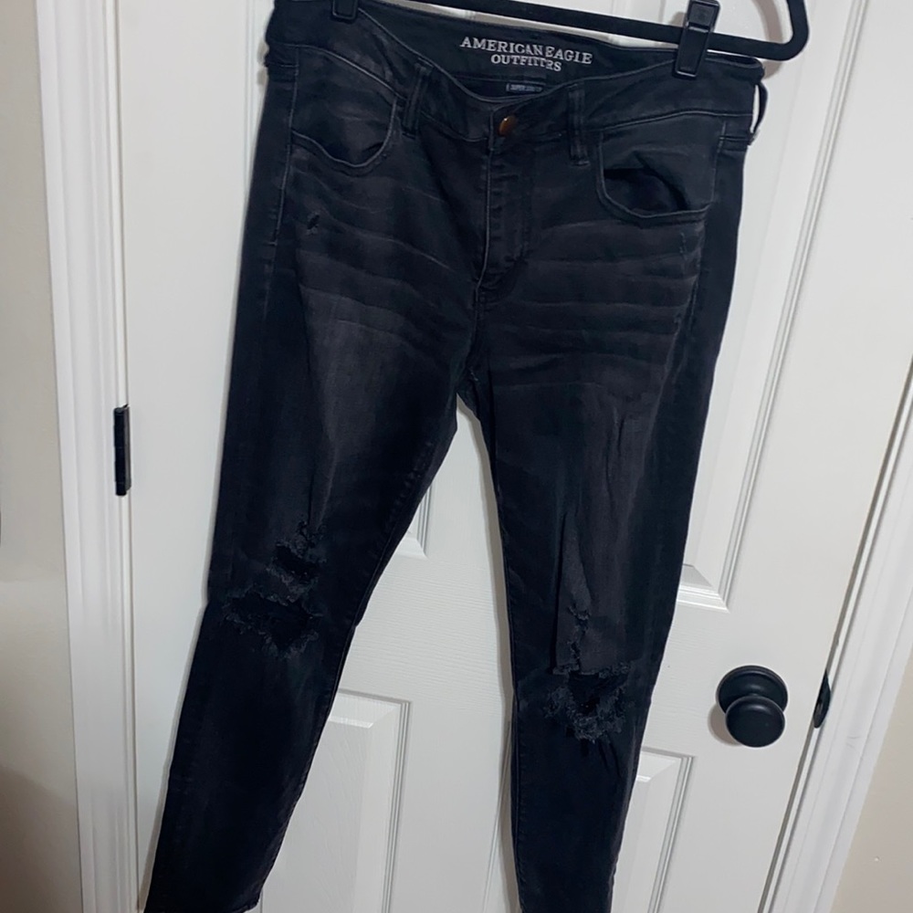 Black American Eagle distressed jeggings